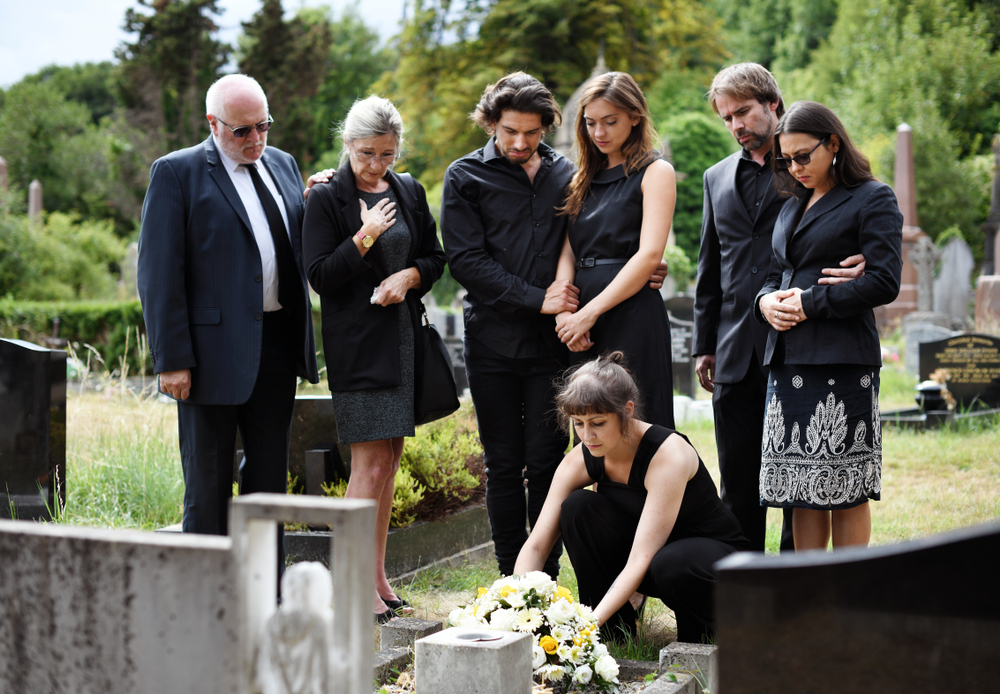Dresscode begravelse: 5 regler du skal overholde | Boligjournalen